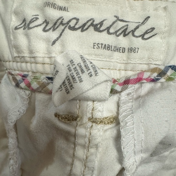 Aeropostale jean shorts used like new size 0, 4 pockets 2 front 2 back. - Picture 5 of 10